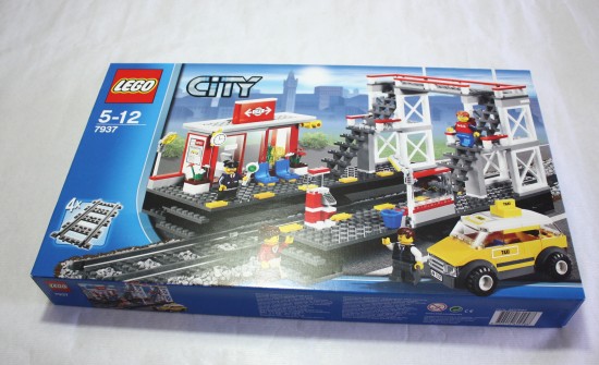 LEGO 7937 Train Station Review - LEGO Reviews & Videos