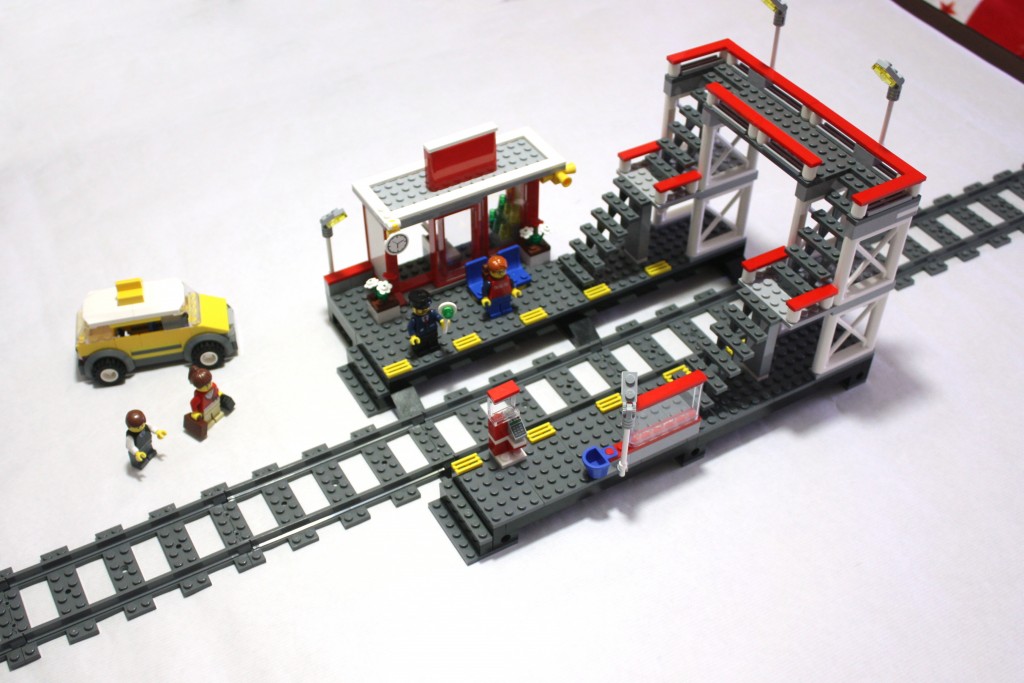 lego-7937-train-station-set