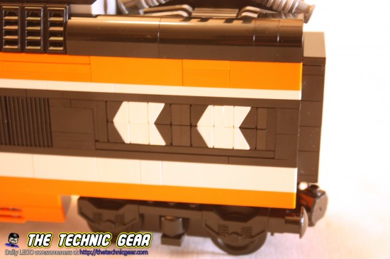 lego-horizon-express-locomotive-arrows