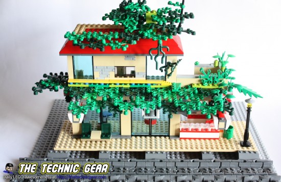 moc-003-lego-train-station-two-floors