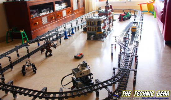 Lego elevated 2025 train track