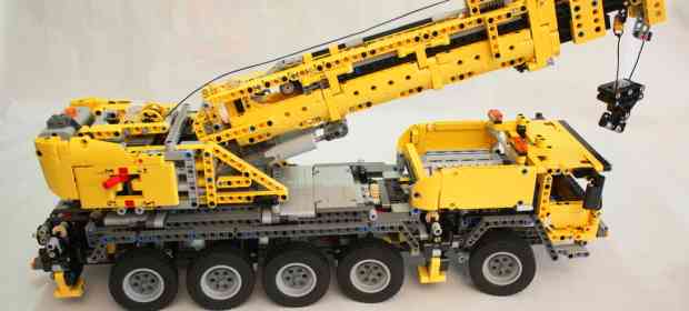 LEGO Technic 42009 Mobile Crane MKII Review